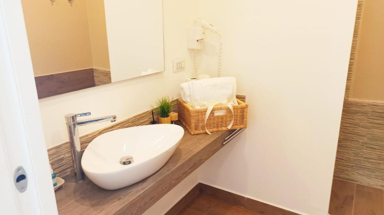 B&B Suites Via Del Mare プレシッチェ エクステリア 写真